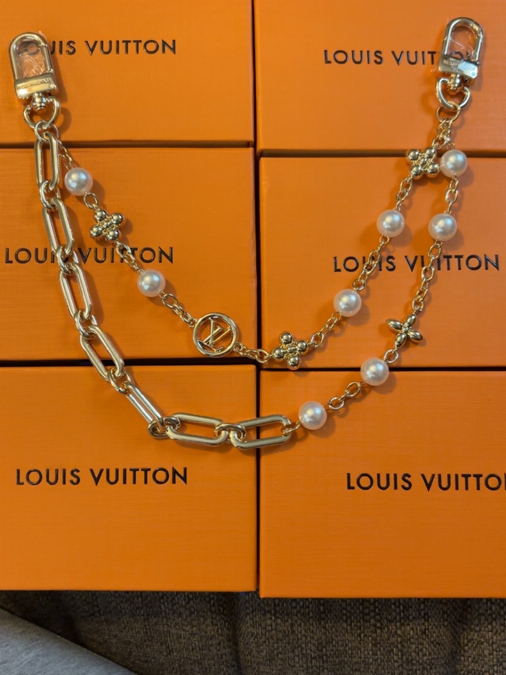 Louis Vuitton Gold Chain Strap with Pearl and Fleur Charm - Picture 3 of 3